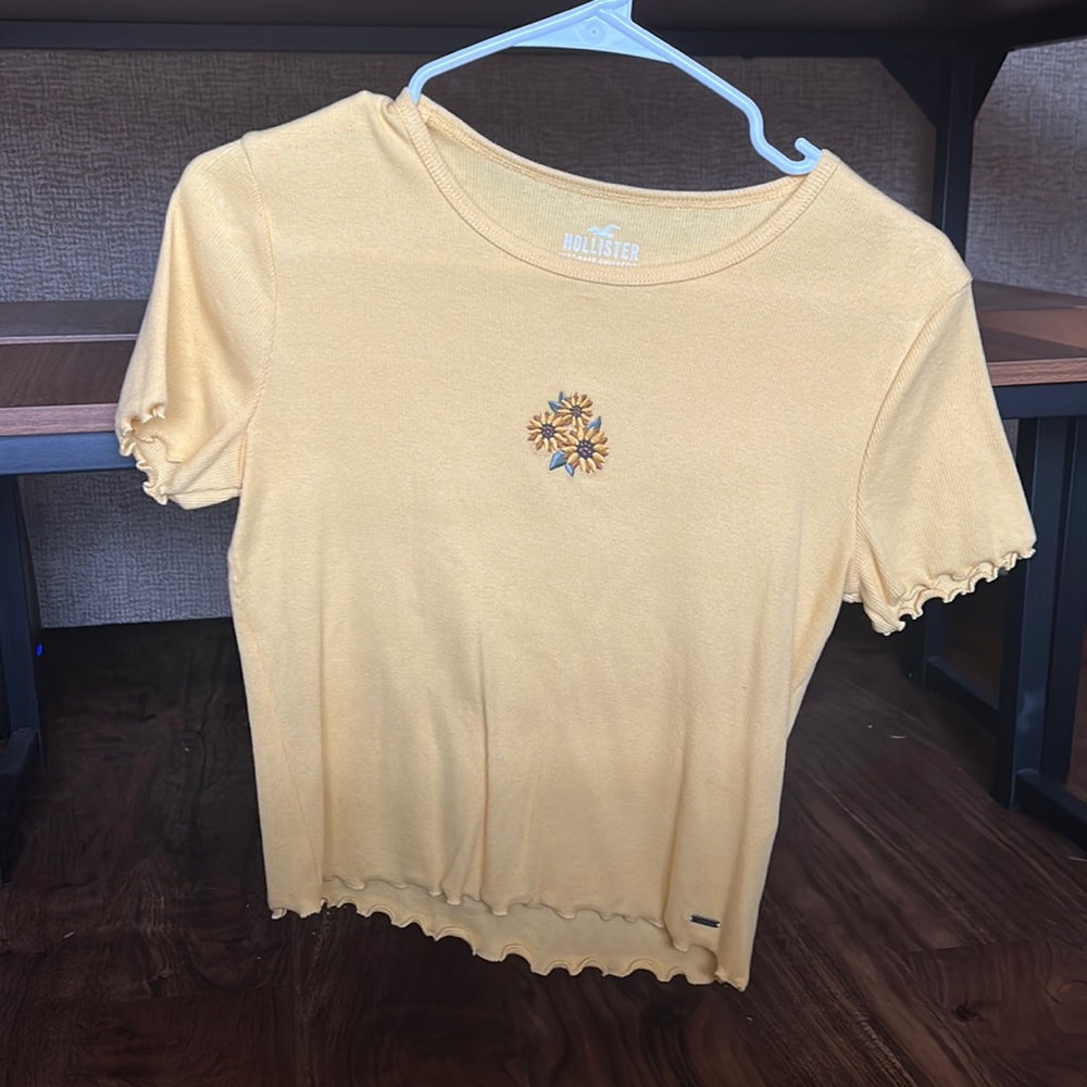 Hollister baby tee